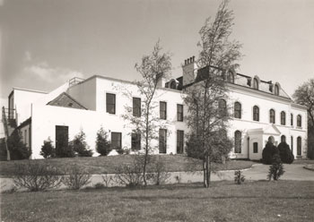 cudham-hall-01885-350