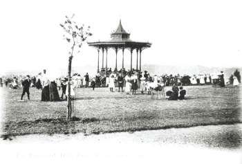 bandstand-00126-350